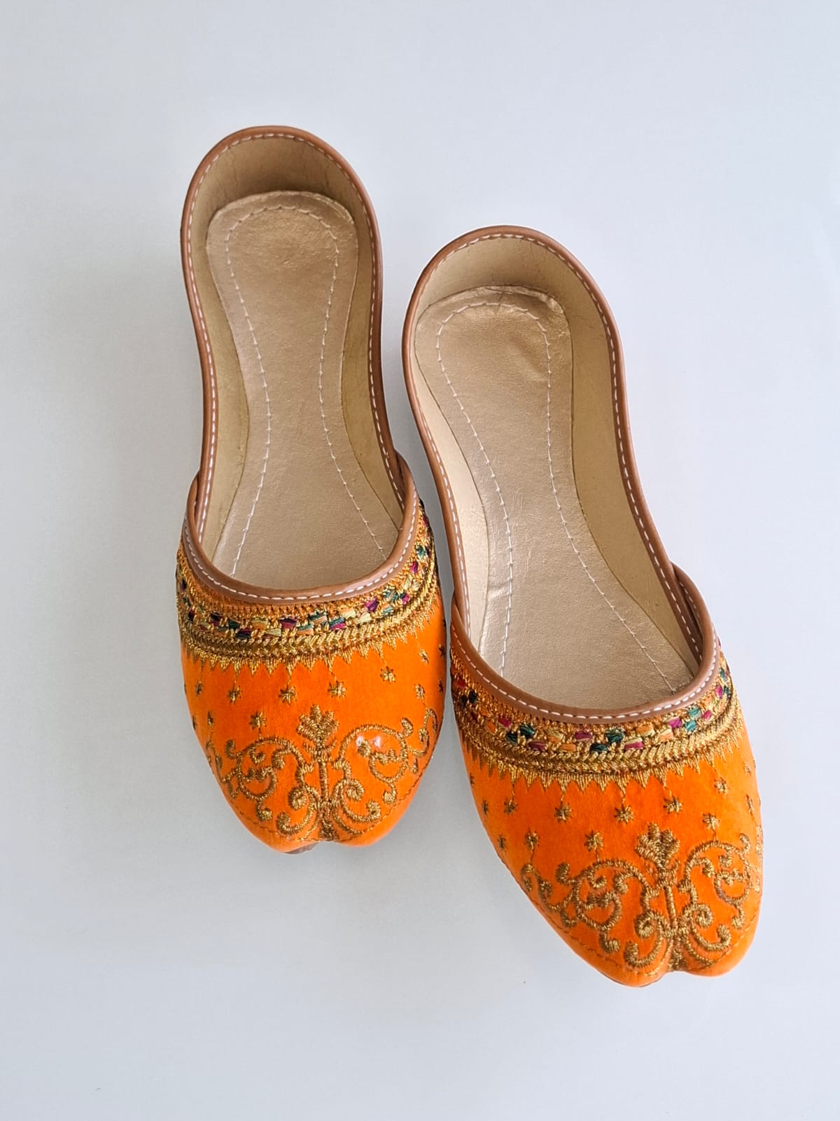 Timeless Elegance: Exquisite Artisan Punjabi Khussa - Authentic Pakistani Flat Jutti