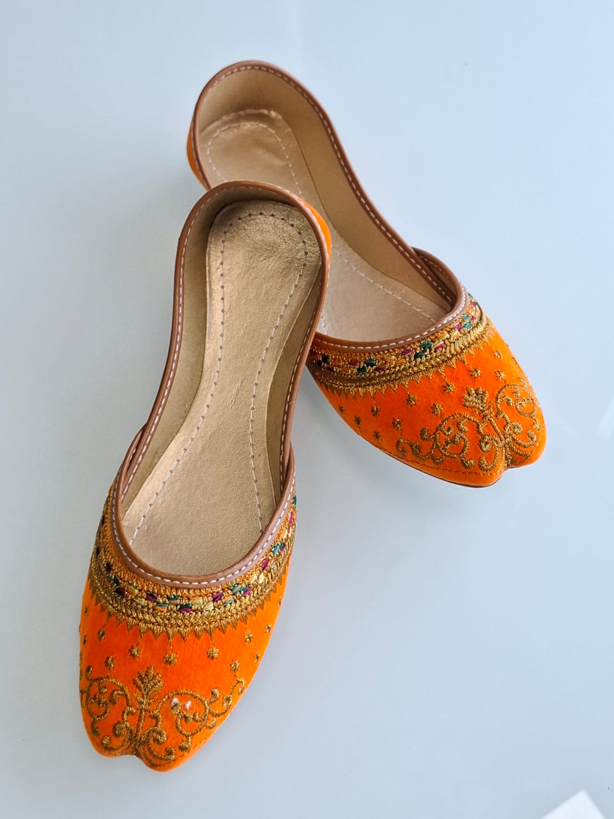 Timeless Elegance: Exquisite Artisan Punjabi Khussa - Authentic Pakistani Flat Jutti